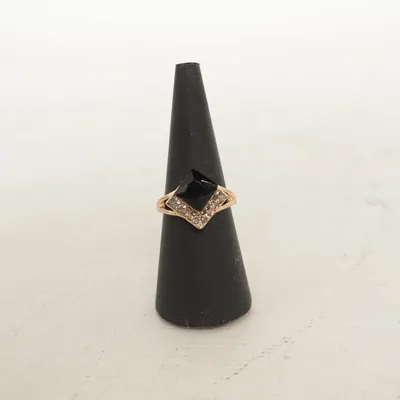 Ring (Guldfärgad, Svart) Okänd metall