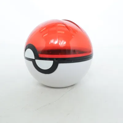 Ask (Röd, Vit, Svart) från Pokémon
