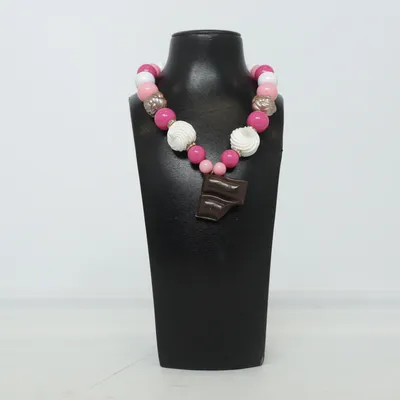 Halsband (Rosa, Vit, Brun) Okänd metall