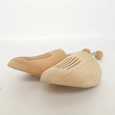 Shoe tree (Beige) from Delta