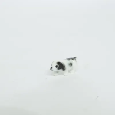 Figurin (Svart, Vit)