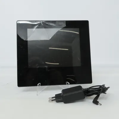 Digital fotoram (DigiFrame 8000 SLT) från Braun