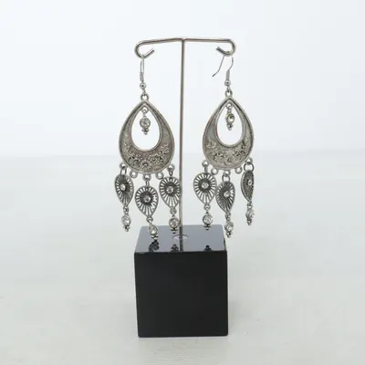 Örhängen (Silverfärgad) Okänd metall