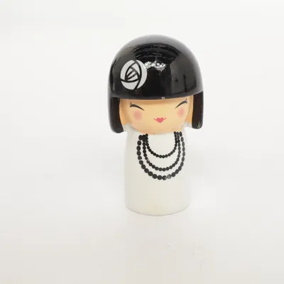 Kokeshi (Black, White) from Skincity