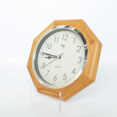 Wandklok (Bruin, Wit) van Tiq