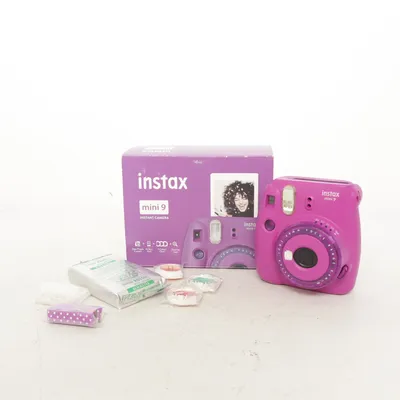 Polaroid camera (Mini 9) from Fujifilm