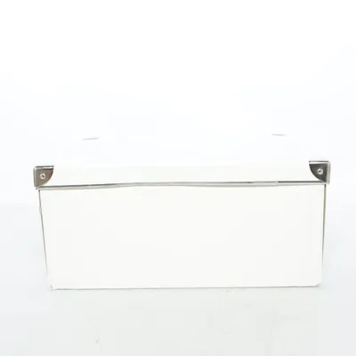 Box (White)