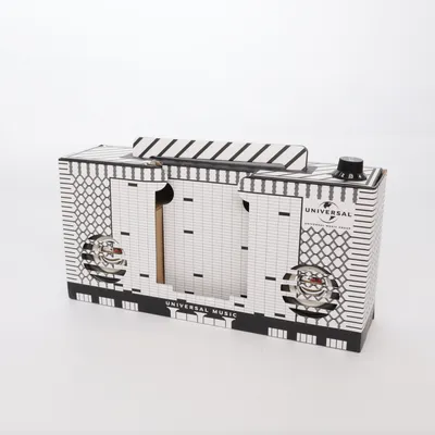 Bluetooth speaker (Black, White) from Universal