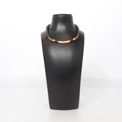 Halsband (Svart, Orange, Brun) Okänd metall