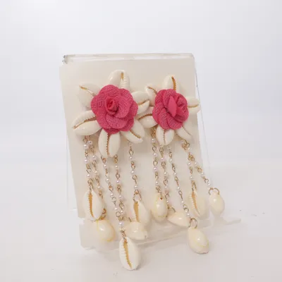Boucles d'oreilles (Rose, Beige) Métal inconnu, Coquillage