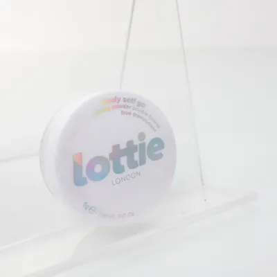 Puder (mmmm) fra Lottie
