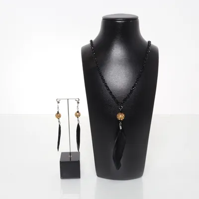 Smyckesset (Svart, Guldfärgad) Okänd metall