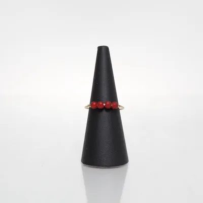 Ring (Guldfärgad, Röd) från Guldfynd Mässing