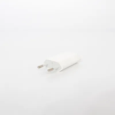 Adapter (A1400, Apple adapter, Apple laddare, originalladdare, originaladapter, USB C, strömadapter, väggadapter, laddningsadapter, iPhone laddare, iPad laddare, mobil laddare, reseadapter, extra laddare, vit adapter, Apple original) från Apple