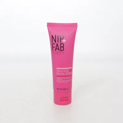 Ansigtsscrub (Salicylic Fix Facial Scrub) fra NIP+FAB