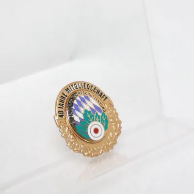 Brosch (Flerfärgad) Okänd metall