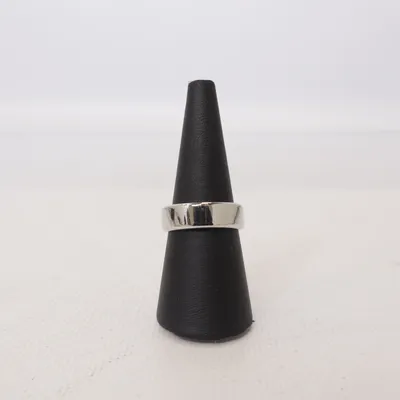 Ring (Silverfärgad) Okänd metall