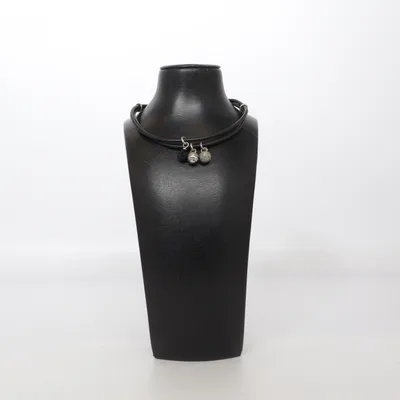 Collier (Noir) de Designers Métal inconnu