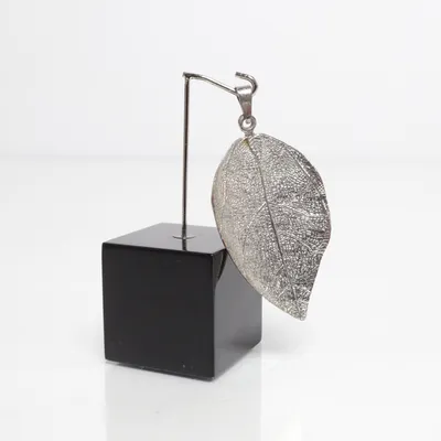 Hänge (Silverfärgad) Okänd metall