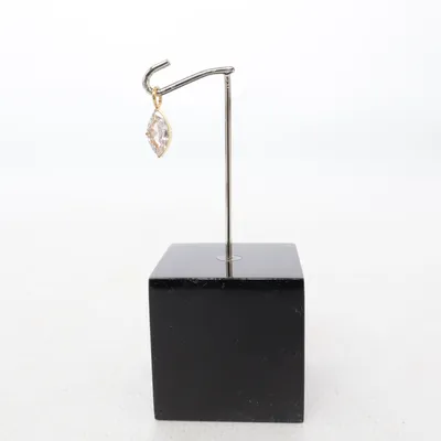 Hänge (Guldfärgad) Okänd metall