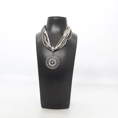 Ketting (Zwart, Beige) Onbekend materiaal