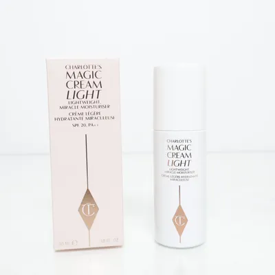 Dagkräm (MAGIC CREAM LIGHT) från Charlotte Tilbury