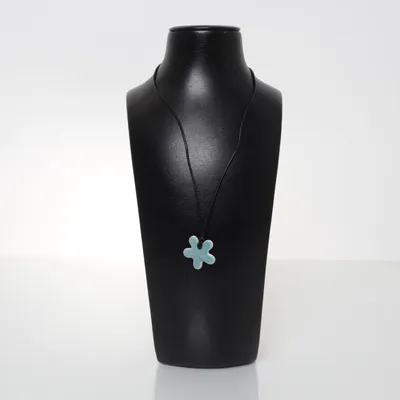 Halsband (Blå) Okänd metall