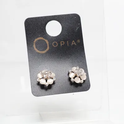 Örhängen (Vit) från Opia Okänd metall