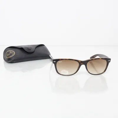 Solglasögon (RB 2132 New Wayfarer) från Ray-Ban