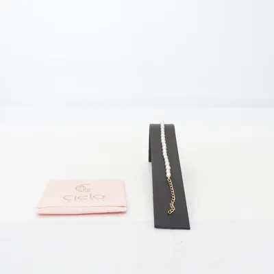 Armband (PÄRLARMBAND SÖTVATTENSPÄRLA GULD) från Cielo Crystals Guldpläterad