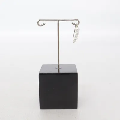 Oorbel (One side ear cuff ) van Anna + Nina Onbekend materiaal