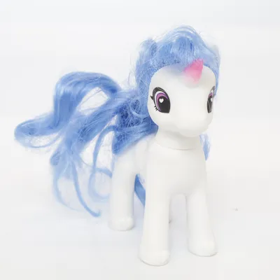 Toy figurine (White, Blue) from Zuru
