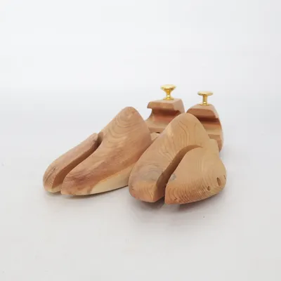 Shoe tree (Brown)