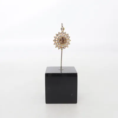 Pendentif (Or) Métal inconnu