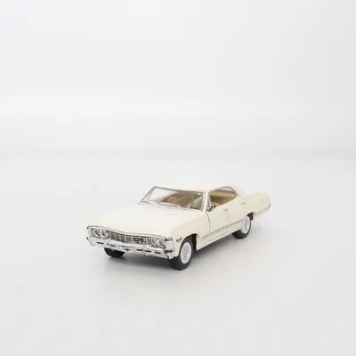 Voiture jouet (1967 Chevrolet Impala) de Kinsmart