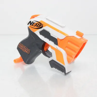 Knallskottspistol (Vit, Svart, Orange) från Nerf