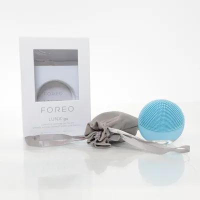Schoonmaakapparaat (LUNA go) van Foreo