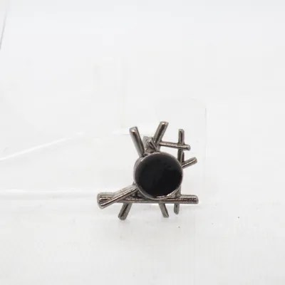 Broche (Noir, Argent) Métal inconnu