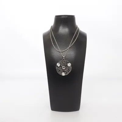 Halsband (Grå) Okänd metall
