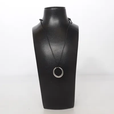 Halsband (Svart, Silverfärgad) Okänd metall