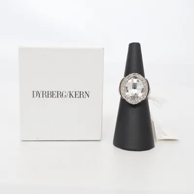 Ring (Silverfärgad) från Dyrberg/Kern Okänd metall