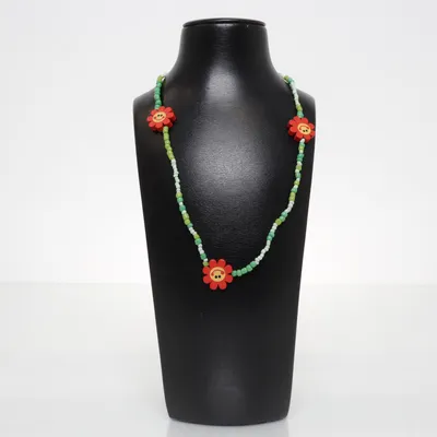 Ketting (Groen, Rood) Onbekend materiaal