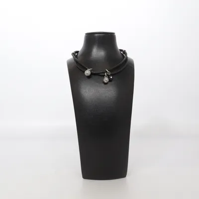 Collier (Noir, Argent) de Designers Métal inconnu