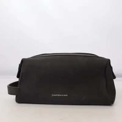 Necessär (Windsor "All Black") från Kapten & Son Polyuretan