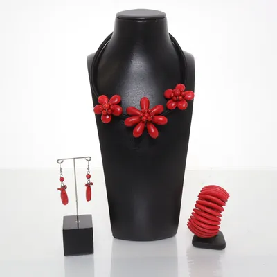 Sieradenset (Rood, Zwart) Onbekend materiaal