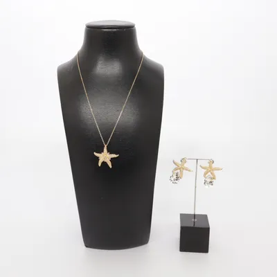 Smyckesset (Guldfärgad) från Caroline Svedbom Okänd metall