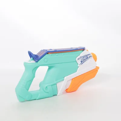 Leksaksvapen (Super Soaker) från Nerf