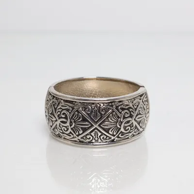 Armring (Grå) Okänd metall