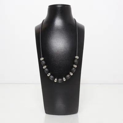 Halsband (Svart) från Aarikka Okänd metall