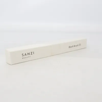 Pinceau de maquillage (Blush Brush 05) de Sanzi Beauty